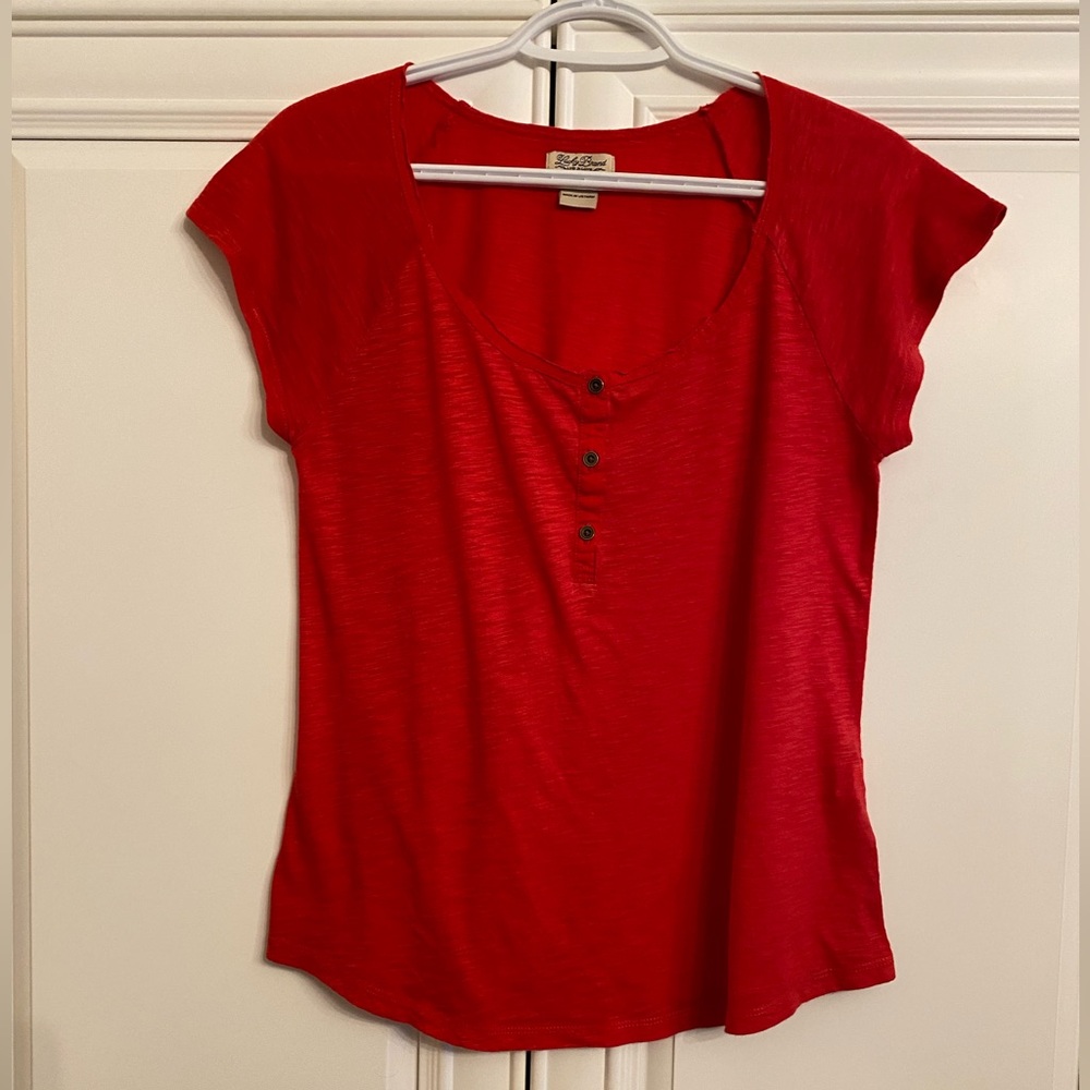 LUCKY BRAND SIZE MEDIUM SHORT SLEEVE T-SHIRT